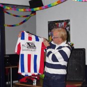 De nieuwe shirtsponsor van het eerste team: De Wit-Konings dakspecialist